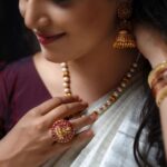 Samskruthy Shenoy Instagram - No indian girl can ever say no to the magic of saree ❤ PC - @dk_dajukotheri Costume & jewellery - @adorn_perumbavoor Makeup - @aswathi_sasidharan__ @beleza_studio_academy Hairstyle - @sajeesh_s_0619_make_over #OnamCelebrations #onam2023 #onamseries #onamvibes #adornperumbavoor #adornbridalhub #belezastudioacademy #samskruthyshenoy #samskruthy #keralagram #keralatalents #traditionalattire #traditionalsaree #keralasaree #loveforsaree Iringole Naganchery Mana Ecco Tourist Villeage