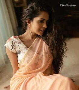 Samyuktha Shanmughanathan Instagram - Just chillin’ @thestoryteller_india 
Mua : @vedya.hmua