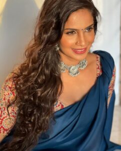 Samyuktha Shanmughanathan Instagram - Happy Vinayaka chathuruti ♥️
@thestoryteller_india @vedya.hmua