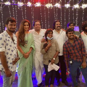 Samyuktha Shanmughanathan Instagram - Photo dump from the sets of Tughlaq Darbar, 
was so amazing working with this super cool team for my first ever Tamil movie ♥️ with my most favorite actor @actorvijaysethupathi 
Thank you @delhiprasad_deenadayal sir and the entire team @poongodikandhan. Looking forward to the premiere ♥️