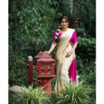 Samyuktha Shanmughanathan Instagram - Onam ashamsakal 🌸🌼 Makeup: @roopa_ravi_mua Haristyling: @makeup_with_maks Team: @blackshadowsfotography @talesbyashif @shotsbyuv @nav_kriish @the.portrait.culture @sat_narain Location: @avmgardens Saree @kanchipuram_linkusahsilks Blouse @shri she Styled by @_divyakarthika Jewels @narayanapearls