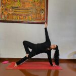 Samyuktha Varma Instagram - We can gain weight,lose weight Knowing body type & changing practice and breathing patterns according to weather.WE CAN CHANGE OUR BODY,THAT'S THE 💪POWER OF YOGA💪But dont focus on physical ascpects,if u want move beyond that...keep learning, exploring,experimenting. I surrender to all my gurus🙏 🙏Can only practise with their blessings 🙏🙏