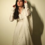 Sanchita Shetty Instagram - Happiness can exist only in Acceptance 🤍 Photography captured by : @aaronprince_photography Beautiful white salwar from : @naziasyedofficial Makeup-hairstyle : @makeup_by_jayanthi #peace #joy #love #salwar #salwarsuits #pure #white #whitesalwarsuit #sanchita #sanchitashetty #spreadlovepositivity ❤️