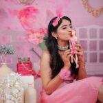 Sanchita Shetty Instagram - My special barbie 💞 Photography captured by : @tales_by_a 📸📸 Beautiful peach pink dress from : @naziasyedofficial Makeup-hairstyle : @makeup_by_jayanthi #peace #joy #love #barbie #barbielove #barbiegirl #barbiestyle #specialbarbie #barbiedoll #sanchita #sanchitashetty #spreadlovepositivity ❤️