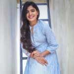 Sanchita Shetty Instagram - 🦋 Photography captured by : @aaronprince_photography Makeup-hairstyle : @makeup_by_jayanthi #peace #joy #love #one #small #step #can #change #your #life #streetstyle #sunset #keepsmiling #sanchita #sanchitashetty #spreadlovepositivity ❤️