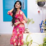 Sanchita Shetty Instagram - 💞 Photography captured by : @aaronprince_photography Makeup-hairstyle : @makeup_by_jayanthi Cloths : @shringaarclothing #sanchitaquotes #life #peace #joy #love #keepsmiling #flower #flowers #pinkdress #pink #pinkcolor #pinkpinkpink #sanchita #sanchitashetty #spreadlovepositivity ❤️