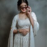 Sanchita Shetty Instagram - I see you 🥰 Photography captured by : @tales_by_a 📸📸 Beautiful lehanga from : @naziasyed @naziasyedofficial Makeup-hairstyle : @makeup_by_jayanthi #peace #joy #love #sanchita #sanchitashetty #spreadlovepositivity ❤️