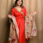 Sanchita Shetty Instagram - Happy Krishna Janmashtami 🙏❤️ May his divine presence always light up your life. Photography captured by : @aaronprince_photography Costume : @naziasyedofficial Makeup-hairstyle : @makeup_by_jayanthi #peace #joy #love #salwar #salwarsuits #red #happykrishnajanmashtami #krishnajanmashtami #krishnaconsciousness #harekrishna #krishna #krishnalove #radhekrishna #radhe #radheradhe #krishnakrishna #sanchita #sanchitashetty #spreadlovepositivity ❤️