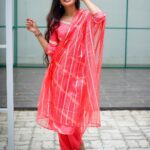 Sanchita Shetty Instagram - Happy September 🌸🌺 Photography captured by : @aaronprince_photography @tales_by_a 📸📸 Makeup-hairstyle : @makeup_by_jayanthi #salwar #salwarsuits #salwarkameez #green #peace #joy #love #happy #september #hope #miracles #blessings #happyseptember #sanchita #sanchitashetty #spreadlovepositivity ❤️