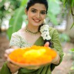 Sanchita Shetty Instagram - Happy Onam 🌺🌼🌸🪷 Photography 📸📸 : @aaronprince_photography Wardrobe: Makeup & Hair : @isanchitaa 💃💃 #peace #joy #love #saree #sareelove #halfsaree #festival #festivevibes #onam #sanchita #sanchitashetty #spreadlovepositivity ❤️