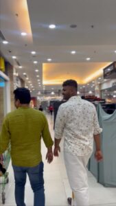 Sandra Thomas Instagram - കാണുമ്പോൾ ഓടി വരാനുള്ള മനസുണ്ടല്ലോ !! അതാണ് ചേച്ചി നമുക്ക് നിങ്ങളോടുള്ള സ്നേഹം !!മലയാളത്തിന്റെ Lady Producer ആണ് ആദ്യായിട്ടാണ് നമ്മൾ കാണുന്നത് കൂടെ നമ്മുടെ lulu മീഡിയ ഹെഡ് @nbswaraj