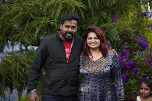 Sandra Thomas Instagram - നീണ്ട ആറുവര്‍ഷത്തെ ഇടവേളക്ക് ശേഷം ചലച്ചിത്ര നിര്‍മ്മാണ രംഗത്തേക്ക് ഞാന്‍ മടങ്ങിവരികയാണ്. ഇത്തവണ 'സാന്ദ്രാതോമസ് പ്രൊഡക്ഷന്‍സ്' എന്ന സ്വന്തം ബാനറിന്റെ ആദ്യ സംരംഭമായ 'നല്ല നിലാവുള്ള രാത്രി' എന്ന സിനിമയാണ് പ്രിയ പ്രേക്ഷകര്‍ക്കു മുന്നില്‍ സമര്‍പ്പിക്കുന്നത്. കഴിഞ്ഞ കാലങ്ങളില്‍ നിങ്ങള്‍ എനിക്ക് നല്‍കിയ സ്‌നേഹവും കരുതലും സപ്പോര്‍ട്ടും നിങ്ങളിലുള്ള വിശ്വാസവുമാണ് 'സാന്ദ്രാതോമസ് പ്രൊഡക്ഷന്‍സിന്റെ കരുത്ത്. വമ്പന്‍ താരനിരയില്ലാതെ ഈ സിനിമ ഒരുക്കുവാന്‍ എനിക്ക് പ്രചോദനമാകുന്നതും നല്ല സിനിമയെ സ്‌നേഹിക്കുന്ന പ്രേക്ഷകരിലുള്ള ആ വിശ്വാസംകൊണ്ടാണ്. പേരുപോലെ തന്നെ മനോഹരമായ 'നല്ല നിലാവുള്ള രാത്രി' നിങ്ങള്‍ക്കും വ്യത്യസ്ത അനുഭവം നല്‍കുന്ന സിനിമയാകുമെന്ന് എനിക്കുറപ്പുണ്ട്. കുറെനാളുകള്‍ക്ക് ശേഷം ഒരു ആക്ഷന്‍ത്രില്ലര്‍, ഒരു പ്രത്യേക നായകനടന്‍ ഇല്ലാത്ത എല്ലാ കഥാപാത്രങ്ങള്‍ക്കും ഗ്രേ ഷേഡുള്ള സിനിമ. പ്രവചനാതീതമായ രണ്ടാംപകുതി, താളം പിടിക്കാന്‍ താനാരോ പാട്ട് അങ്ങനെ തീയേറ്ററില്‍ പോയി സിനിമ കാണുന്ന പ്രേക്ഷകന് ഒരു വ്യത്യസ്ത അനുഭവം പകര്‍ന്നുനല്‍കാന്‍ കഴിയുന്ന സിനിമയാകുമിതെന്ന് ഞാന്‍ വിശ്വസിക്കുന്നു. ഒത്തിരി പ്രതിസന്ധികള്‍ മറികടന്നാണ് ഈ ചിത്രം നാളെ നിങ്ങള്‍ക്കു മുന്നിലെത്തിക്കുന്നത്. മര്‍ഫി ദേവസി എന്ന പുതുമുഖ സംവിധായകനടക്കം നിരവധി അണിയറപ്രവര്‍ത്തകരുടെ അധ്വാനവും പ്രതീക്ഷയുമാണ് ഈ ചിത്രം. പുതിയ സംവിധായകര്‍ക്കും അണിയറപ്രവര്‍ത്തകര്‍ക്കും നടീനടന്മാര്‍ക്കും അവസരം നല്‍കാന്‍ എനിക്ക് മടിയില്ല. അതു പൂര്‍ണ്ണമാകണമെങ്കില്‍ നിങ്ങളെല്ലാവരും എനിക്കൊപ്പം ഉണ്ടാകണം. ഒരുപാട് പ്രതീക്ഷയോടെ 'നല്ല നിലാവുള്ള രാത്രി' നിങ്ങളെ ഏല്‍പ്പിക്കുകയാണ് . സ്‌നേഹപൂര്‍വ്വം, പ്രാര്‍ത്ഥനയോടെ സാന്ദ്രാതോമസ്.