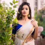Sanjana Tiwari Instagram - Happy Onam 🌸 Shot by @varshithaa.govardan ❤️ Styled by @_divyakarthika ✨ Jewels @narayanapearls Thank you for this beautiful saree @roopa_ravi_mua 💕