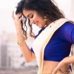 Sanjana Tiwari Instagram - Happy Onam 🌸 Shot by @varshithaa.govardan ❤️ Styled by @_divyakarthika ✨ Jewels @narayanapearls Thank you for this beautiful saree @roopa_ravi_mua 💕