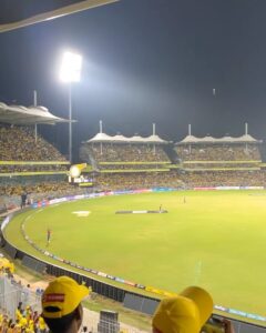 Sanjana Tiwari Instagram - Yellow hearts 💛💛💛💛

jersey ossi la kudupanga nu nenachu orange tee potu vandhuten. :p

@cskfansofficial @chennaiipl