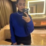 Sayani Gupta Instagram - What’s a trip without some bathroom selfies! Especially in one bigger than most Bombay houses! In @sheetal_menon ‘s sweater. @shangrilasydney @australia @sydney #seeaustralia