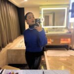Sayani Gupta Instagram - What’s a trip without some bathroom selfies! Especially in one bigger than most Bombay houses! In @sheetal_menon ‘s sweater. @shangrilasydney @australia @sydney #seeaustralia