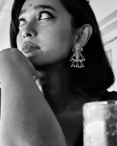 Sayani Gupta Instagram - 🍷🅱️🎈

#happyhandloomday everyday!