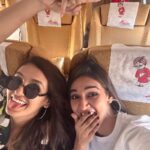 Shakti Mohan Instagram - A mad MSL day 🤘🏼 #MohanSistersLive ⚡️ @muktimohan @neetimohan18 @mohansisterslive #supergrateful 👏🏼