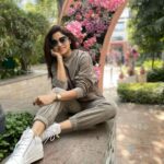 Shamita Shetty Instagram - Live life in full bloom 🌸🦋❤️ #love #live #gratitude #nature #flowers #peace #lifeisbeautiful