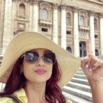 Shamita Shetty Instagram - A day at St Peter’s Basilica ❤️ #stpetersbasilica #italy #rome #traveldiaries