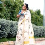 Shamna Kasim Instagram - Happy chingam 🙏 Saree: @gsensemble_official Blouse: @vasudevan.arun Jewelry: @emmadi_silver_jewellery_hyd Pics: @v_capturesphotography Hairstylist: @hairartistpoojagupta Personal staff: @pranay_kohli
