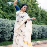 Shamna Kasim Instagram - Happy chingam 🙏 Saree: @gsensemble_official Blouse: @vasudevan.arun Jewelry: @emmadi_silver_jewellery_hyd Pics: @v_capturesphotography Hairstylist: @hairartistpoojagupta Personal staff: @pranay_kohli