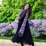 Shamna Kasim Instagram - Don’t tell people about your dreams.. Show them … Styling: @vasudevan.arun Costume: @thanzscouture Pics: @v_capturesphotography Hairstylist: @hairartistpoojagupta Personal staff: @pranay_kohli @etvtelugu2708 #dheepremierleague #lovemyjob #lovemyself 🧿