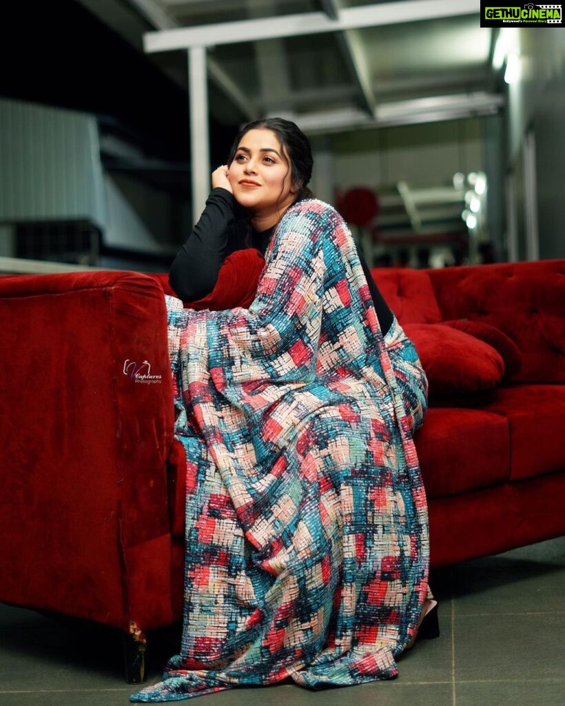 Shamna Kasim Instagram - Being happy is the greatest form of success❤️ Thank u so much Ekka this saree is gifted by him ❤️😘 Styling: @vasudevan.arun Pics: @v_capturesphotography Hairstylist: @hairartistpoojagupta Personal staff: @pranay_kohli @etvtelugu2708 #dheepremierleague #lovemyjob #lovemyself