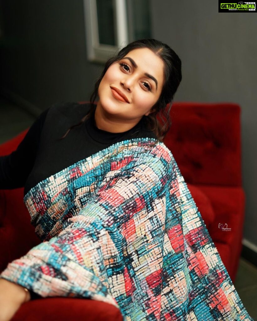 Shamna Kasim Instagram - Being happy is the greatest form of success❤️ Thank u so much Ekka this saree is gifted by him ❤️😘 Styling: @vasudevan.arun Pics: @v_capturesphotography Hairstylist: @hairartistpoojagupta Personal staff: @pranay_kohli @etvtelugu2708 #dheepremierleague #lovemyjob #lovemyself