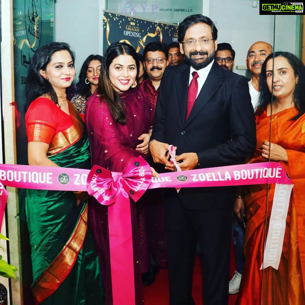 Shamna Kasim Instagram -