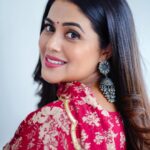 Shamna Kasim Instagram - The most beautiful thing that u can wear is confidence…. Costume: @riti_boutique Pics: @v_capturesphotography Hairstylist: @hairartistpoojagupta Personal staff: @pranay_kohli @etvtelugu2708 @etvwin #dheepremierleague #lovemyjob 🧿