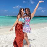 Shazahn Padamsee Instagram - Happiest in the ☀️ @conrad_maldives @thepravasitraveller Conrad Maldives