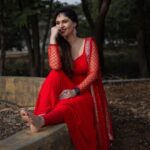 Sherin Instagram - love is insane! Imagine picking one person out of the millions of people and saying ‘everything my heart feels from now on, it feels for you. It skips a beat for you, aches for you, flutters for you and it breaks for you’ Love is not perfect, it’s chaotic at best! I wish each and everyone of you will find love that will make you question your reality, love that consumes you and love that gives you a million breathless moments. If you already have it, do not let it go and if you have had it and lost it, you know how the old saying goes - it’s better to have loved and lost, than to never have loved at all. Happy Valentine’s Day! Photographer - @crackjackphotography Designer - @labelswarupa Makeup and hair - @kaviyaartistry_off Earrings - @original_narayanapearls #cookuwithcomali #cwc #tamil #cooking #red #salwarsuits