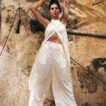 Shibani Dandekar Instagram - Finally here! Summer ready with @shoparzbyarzoo by @arzookarnani Loving every piece in this collection 🤍💫 shot by @abheetgidwani makeup @inherchair hair @azima_toppo