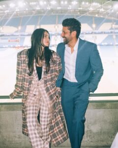 Shibani Dandekar Instagram - There is just nothing like sport! To witness people come together in support of their team is pure magic! The energy in the stadium last night was electric! What an experience and what a game! ManCity you were 🫶🏾 all the best in Istanbul! 

photos by the greatest @sebporter 
Thank you 💙 
@etihad #etihad 
@mancity #mancity 

outfit by my girl @kanikagoyallabel @goyalkanika 🤍
Farhan’s Coat @sshomme 
Shoes @dmodotofficial