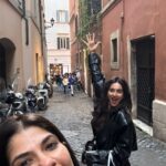 Shibani Dandekar Instagram - Roma you have a piece of my heart 🇮🇹 til we meet again #millefeuille #pizza #tiamo bag by @gucci @leshna18 @the_duggal_gal @vishaldadlani @sabazad