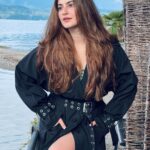Shivaleeka Oberoi Instagram - Swiss state of mind!🇨🇭✨ #switzerland #europetravel #beautifuldestinations #interlaken #lakethun #swissalps #eurotrip Interlaken, Switzerland
