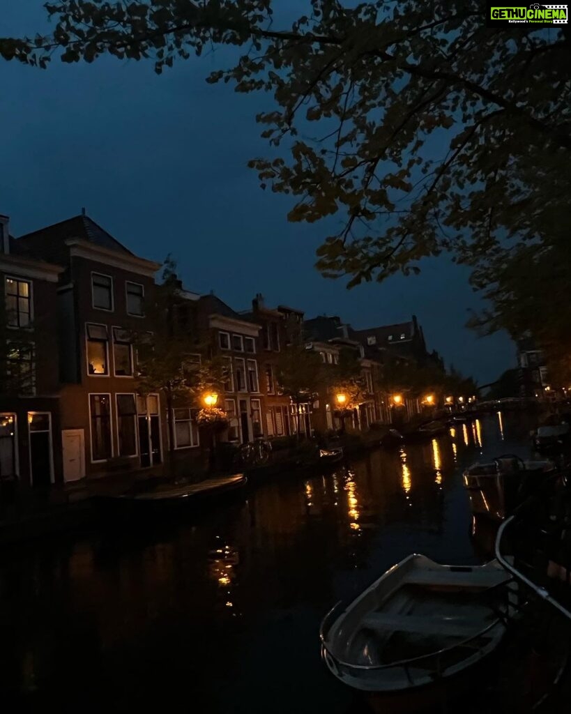 Shonali Nagrani Instagram - Leiden by night:) #leiden #southholland #netherlands #areyouforreal #travel #travelphotography #travelgram #traveler Leiden, the Netherlands