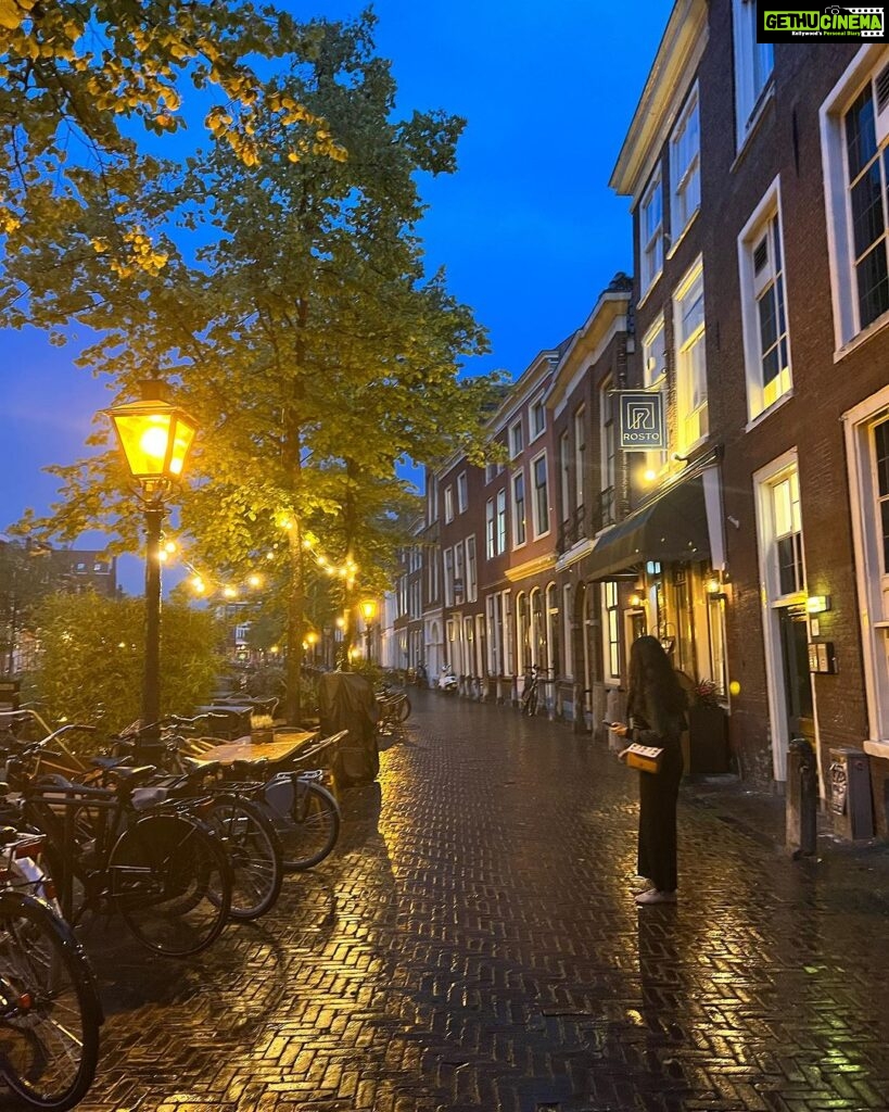 Shonali Nagrani Instagram - Leiden by night:) #leiden #southholland #netherlands #areyouforreal #travel #travelphotography #travelgram #traveler Leiden, the Netherlands