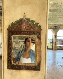 Shraddha Srinath Instagram - Visited Bundi today remotely guided by local don @priyashahahahaha . 4th picture by le padre @colsrinath