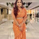 Shreya Ghoshal Instagram - Neend me bhi, labon pe naam tera Banke main rahun, teri parchaai, ay ay ay Outfit: @seharrebysahitheereddy Jewellery: @aquamarine_jewellery Stylist: @stylebysaachivj Asst.: @styledbynikinagda @nehha_o @sanzimehta777