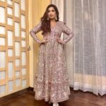 Shreya Ghoshal Instagram - 🪷 चार पल मिले जो आज प्यार में गुज़ार दे🪷 Outfit: @houseofneetalulla @neeta_lulla Pr: @rainmakerconsults Jewellery: @mortantra @spiffypublicrelations Stylist: @stylebysaachivj Asst.: @styledbynikinagda @sanzimehta777