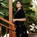 Shritha Sivadas Instagram - Mua @jo_makeup_artist Photography @kunjippaaru Costume @prakrithi_by_ramya Styling @stylestoriesbypriyanka Videography @_shutter__bug @yedukrishnan._ Jewellery @meralda.jewels Camera Assiatant @kedarhist_ Location @crowneplazakochi Crowne Plaza Kochi
