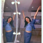 Shriya Pilgaonkar Instagram - Izza Wrap 🎬🥂 ‘The Broken News ‘ Season 2 . It’s going to get crazy in the newsroom! 😉 So wholesome to have explored Radha’s journey in S 2. Wait for it ! For those of you who haven’t watched it yet , S 1 is streaming on @zee5 . Big love & thanks to the team 🫶🏼🎬