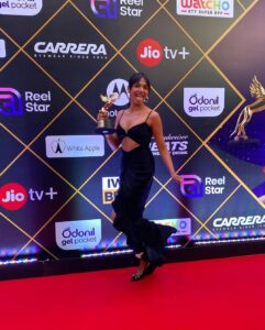 Shriya Pilgaonkar Instagram - As actors , our greatest privilege is that we get to live many lives in one lifetime . ⭐️

Thank you @iwmbuzz 
 for the ‘Most Versatile Actress of the year (OTT)‘ Award ♥️

I do my best to not give people a chance to box me & I hope to keep surprising my audience with different characters. Aur Bahut kaam karna baaki hai..😊

This is for Kashaf ( Guilty Minds ) , Radha ( The Broken News) & Madhu ( Taaza Khabar). Grateful for these incredible teams that I’ve had a chance to collaborate with 🫶🏼

Glam team ✔️🖤

Styling: @yuktisodha
Photographer: @palashsverma
Hair: @darshana.mule 
Make up: Ravindra Jadhav
Outfit: @lableankitajain
Jewellery: @misho_designs @timelessjewelsby_s
Shoes: @londonrag_in

#IWMBuzzDigitalAwards2023