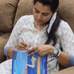Shruthi Raj Instagram - 𝗦𝗖𝗛𝗢𝗢𝗟 𝗗𝗔𝗬𝗦 𝗠𝗘𝗠𝗢𝗥𝗜𝗘𝗦...𝗪𝗛𝗢 𝗔𝗟𝗟 𝗛𝗔𝗩𝗘 𝗗𝗢𝗡𝗘 𝗧𝗛𝗜𝗦🥰🥰🥰 #nostalgia #schooldays #childhoodmemories