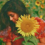 Shruthi Rajanikanth Instagram - Love ❤️🌿🌻 📸 @nomadic_frames Thiruvankulam