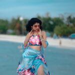 Shruthi Rajanikanth Instagram - Some cool vibe🐬💎 📸 @picstory_josecharles Maafushi