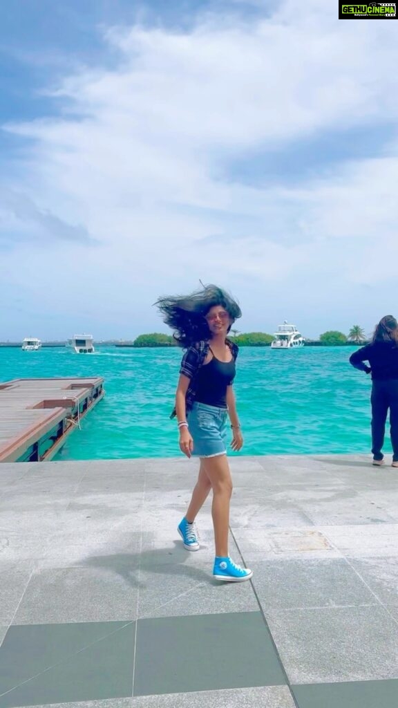 Shruthi Rajanikanth Instagram - Travel and fun tym it is 😍🦋🦋🦋🦋🦋🦋🦋🦋🦋🦋🦋flying 🦋 #maldives #karthikalyaniteaserlaunch #oneyearofvidyaportal #karthikalyanipromotions Maafushi